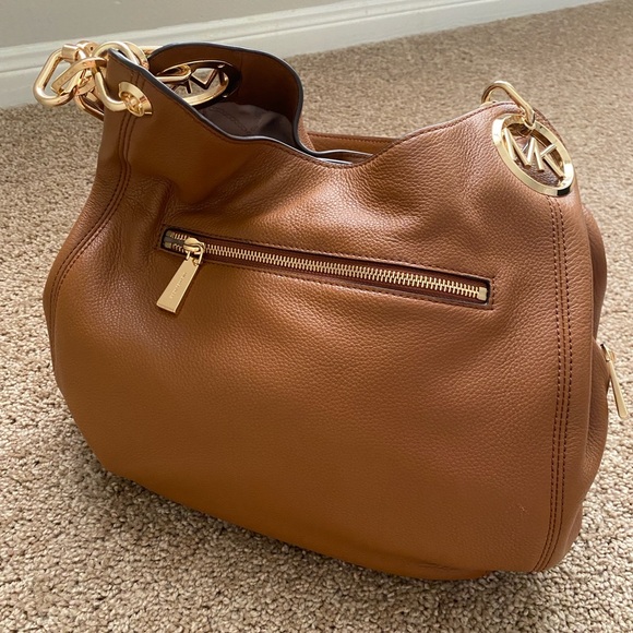 MICHAEL Michael Kors Tan Shoulder Bag with Gold Details - Picture 4 of 9